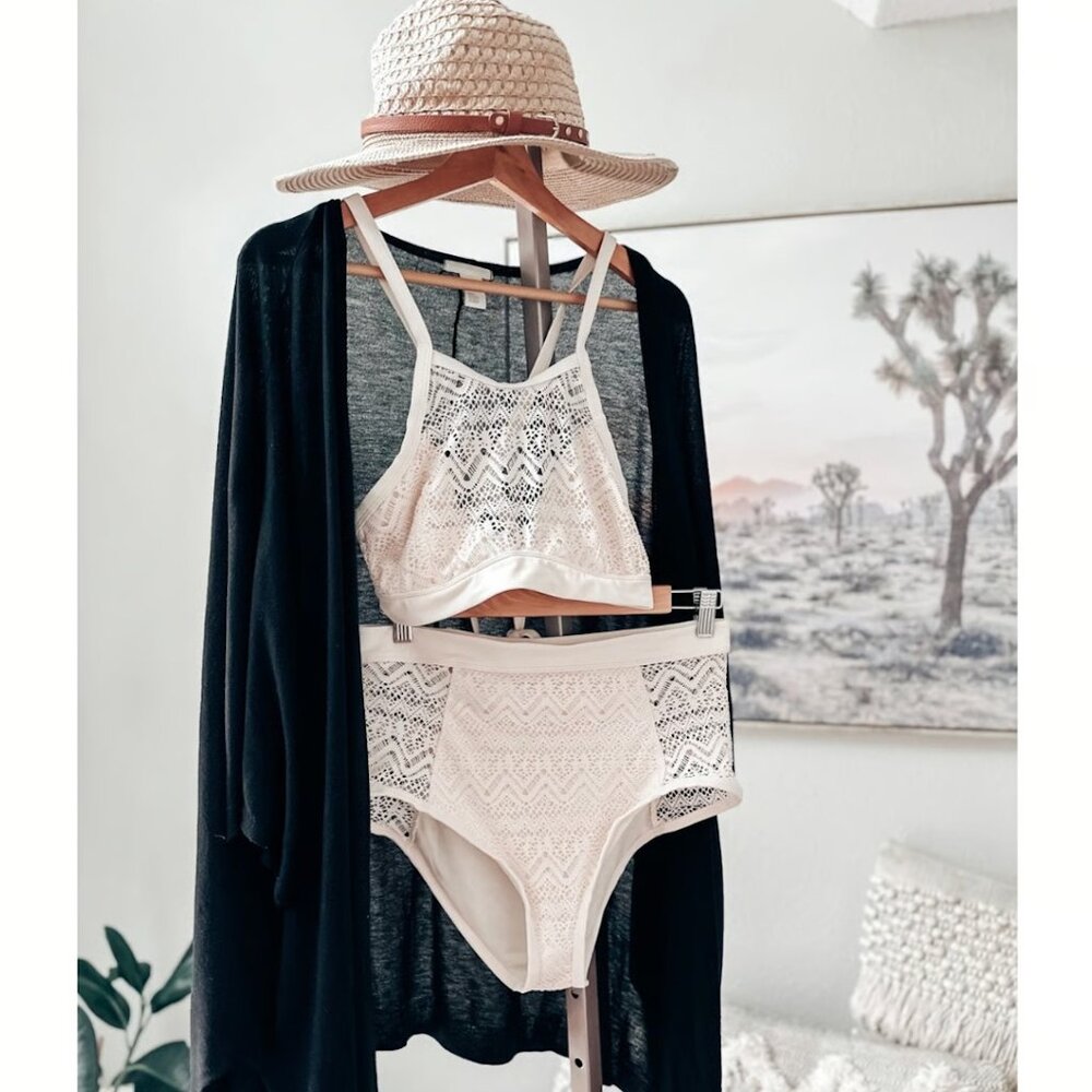 Adore Me “Veronna Contour” Crochet Bikini Set – Powder Puff (X-Small) – NWT